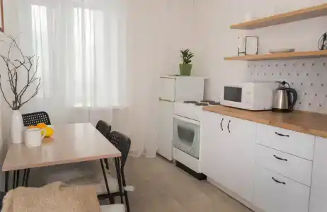 в центре - 8