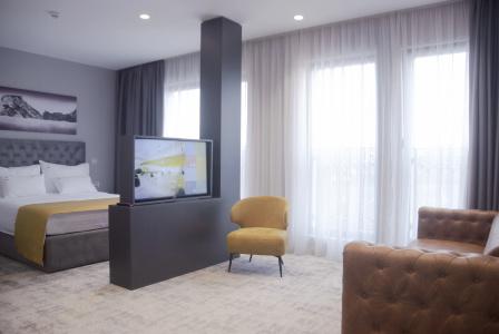 H41 Luxury Suites - 39