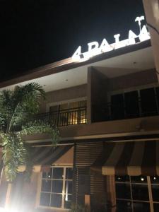 4 Palms Resort - 41