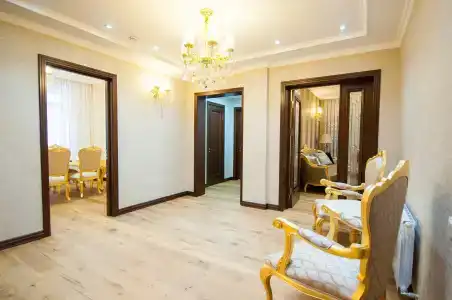 Royal Residence - 100