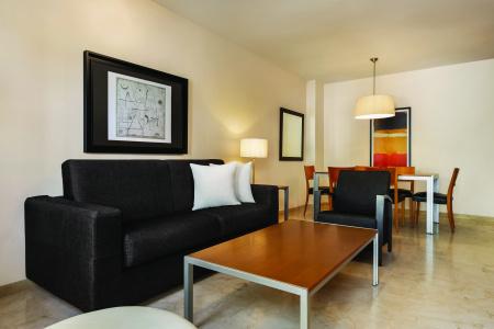 Ramada & Suites by Wyndham Costa del Sol Fuengirola - 97