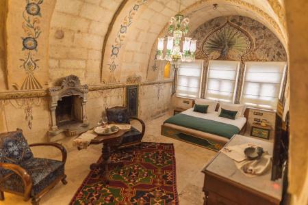 Solo Cave Suites - 23
