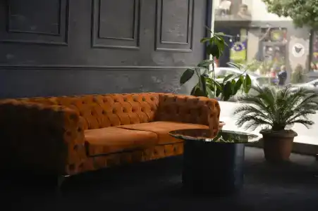 Aura Boutique - 1