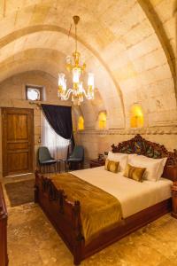 Solo Cave Suites - 59