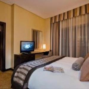 TIME Oak & Suites - 4