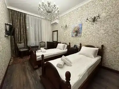 Royal Antique - 26