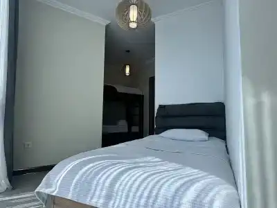 Season Suite Apart - 60