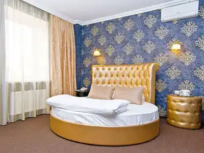 Мартон Стачки - 8