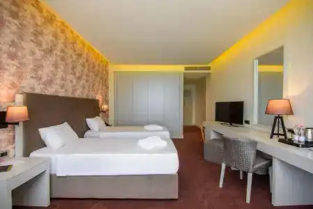 The Grand Gloria - 20