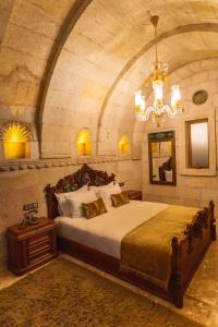 Solo Cave Suites - 57