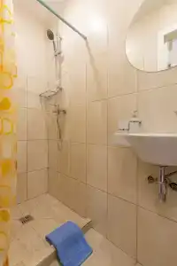 LeoHotels на Греческом - 16