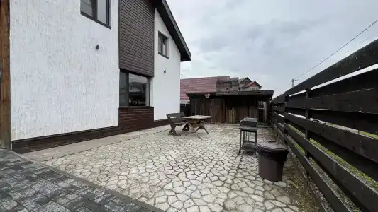 Частный дом с видом на горы - 27