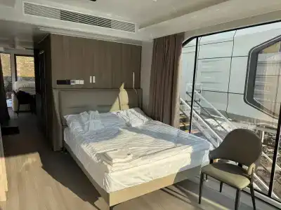 Capsule Hotel - 17