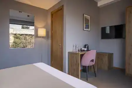 Barnovi Boutique - 24