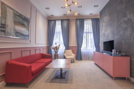 Heritage and Suites - 85