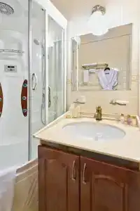 Boutique Traditional - 37