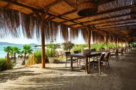 DoubleTree by Hilton Cesme Alacati Beach Resort - 8