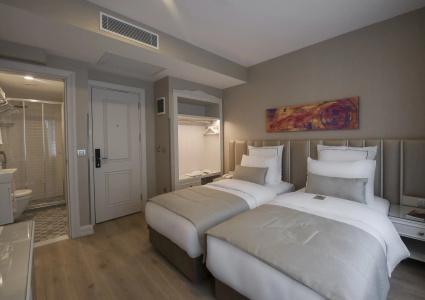 Le Petit Palace - Special Category - 55
