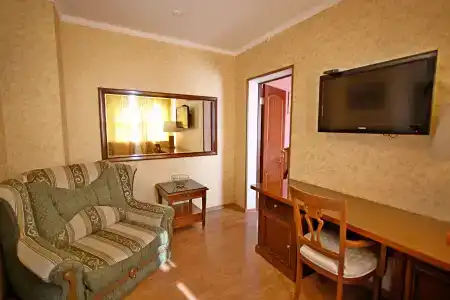 Raffinad MiniHotel - 8