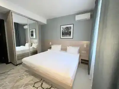 Resident Delux - 8