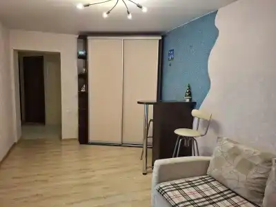 в центре - 3