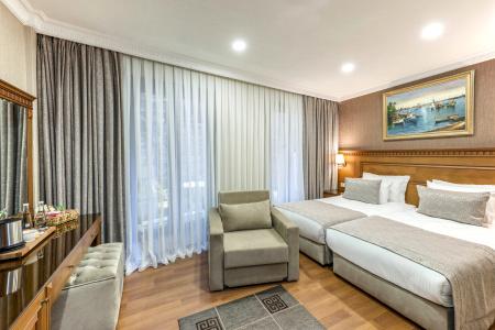 Royan Suites - 25