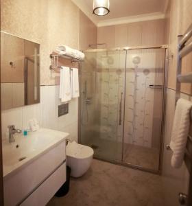 West Inn - 55