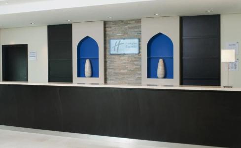 Holiday Inn Express Dubai Airport, An Ihg - 1