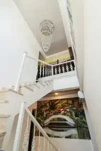 King George Boutique - 6