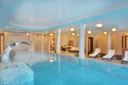 Retro Riverside Wellness Resort - 26
