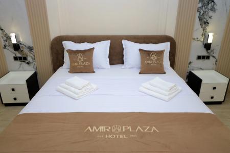 Amir Plaza - 19
