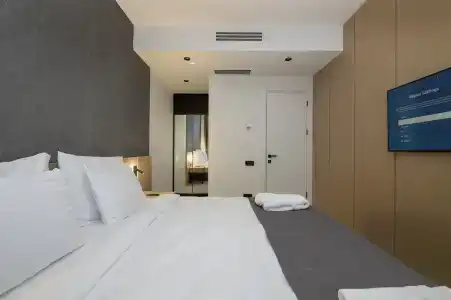 The Grandeur - 50