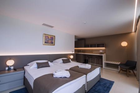 Joel Residence - 106