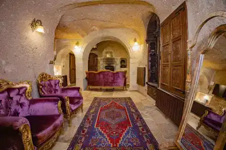Royal Cave - 104