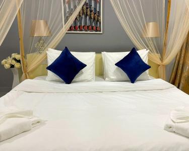 Sunny Palms Beach Bungalows - 9