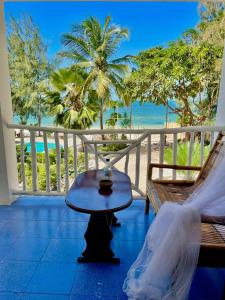 Sunny Palms Beach Bungalows - 60