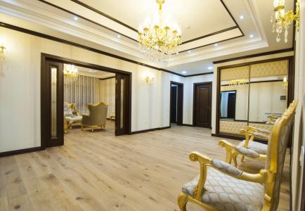 Royal Residence - 125