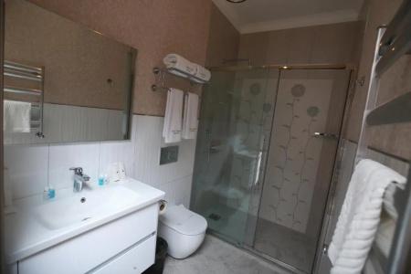 West Inn - 10
