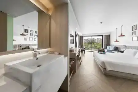 Golden Tulip Pattaya Beach Resort - 6