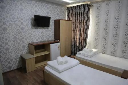 Hilton Plaza 777 - 8