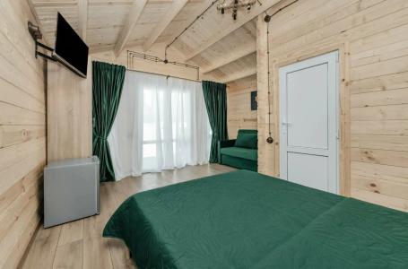 Grey House - 16