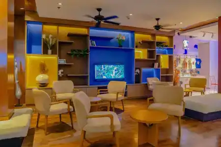 Holiday Inn Phuket Beach - 11