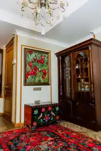 Royal Antique - 34
