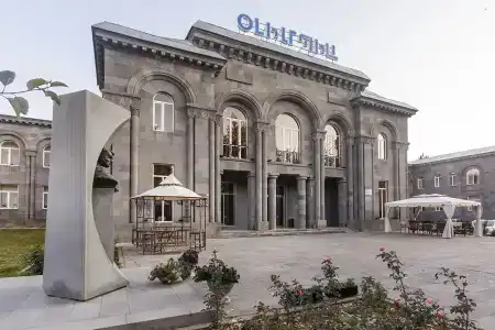 Олимпия - 0