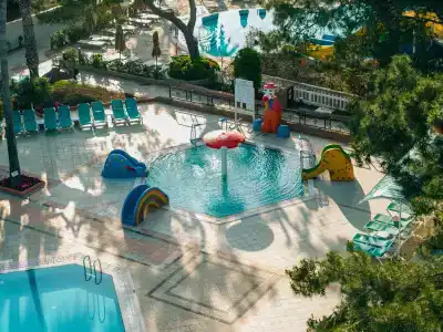 Pirate's Beach Club - 4
