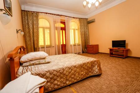 Алуштинский - 18