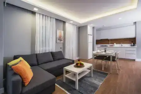 Stile Suite - 8