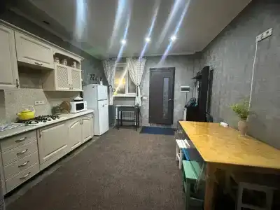 Трехэтажный коттедж с камином - 12
