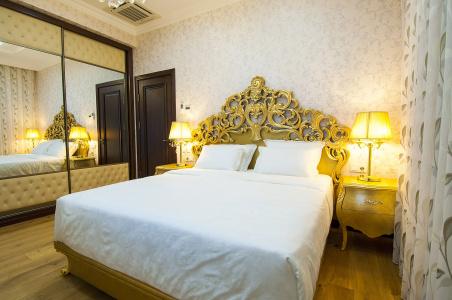 Royal Residence - 124
