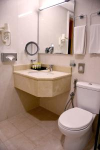 Ramada & Suites by Wyndham Ajman - 9